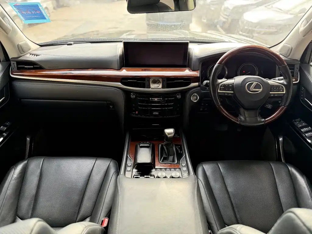 Lexus LX 2017 570