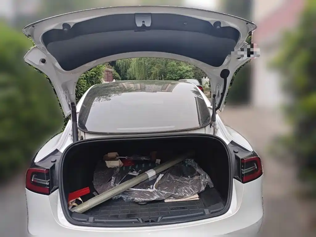 Tesla Model 3 — миниатюра 20