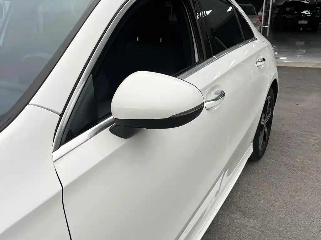 Mercedes-Benz A-Class — миниатюра 5
