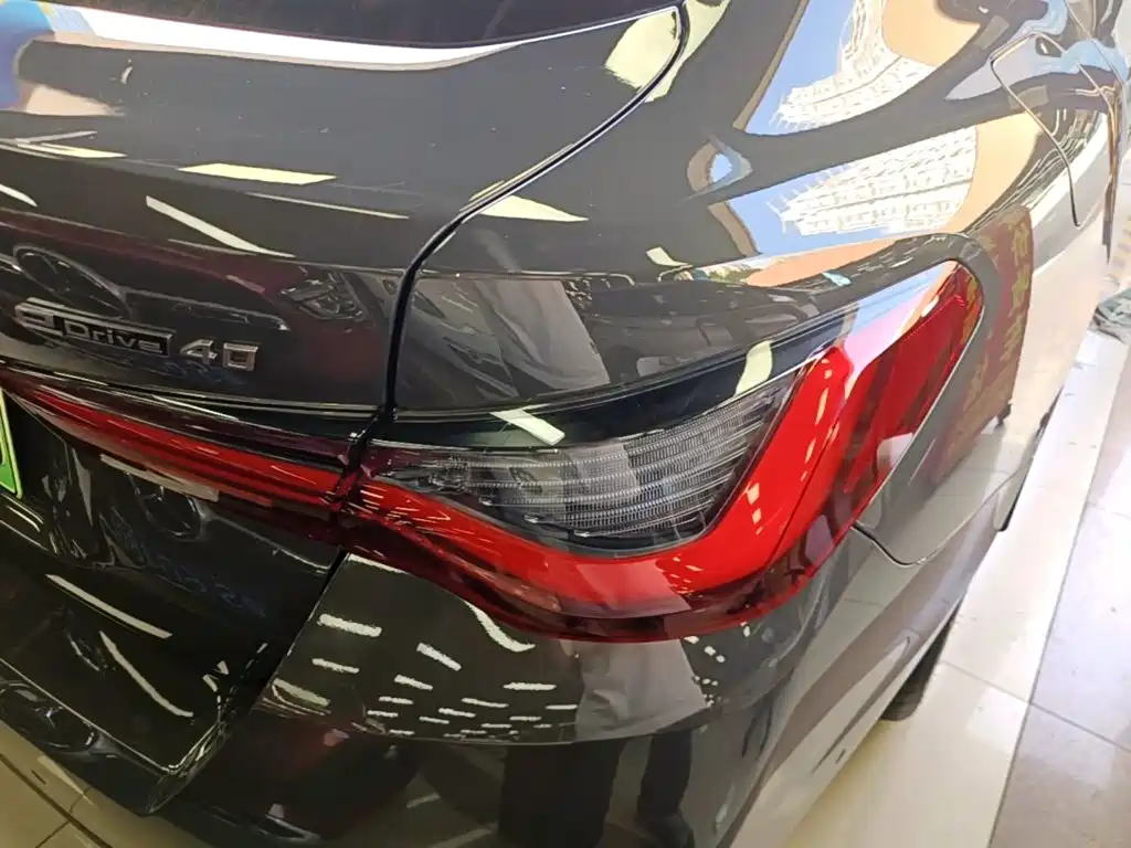 BMW i4 — миниатюра 8