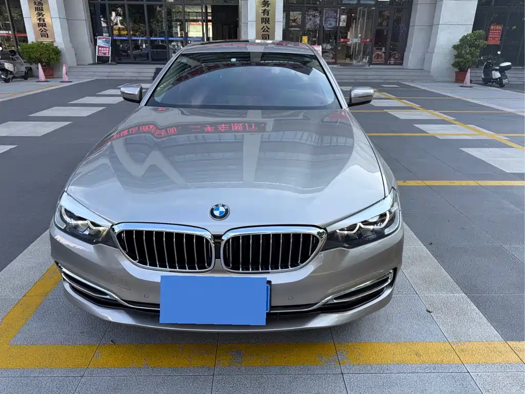 BMW 5 Series — миниатюра 2