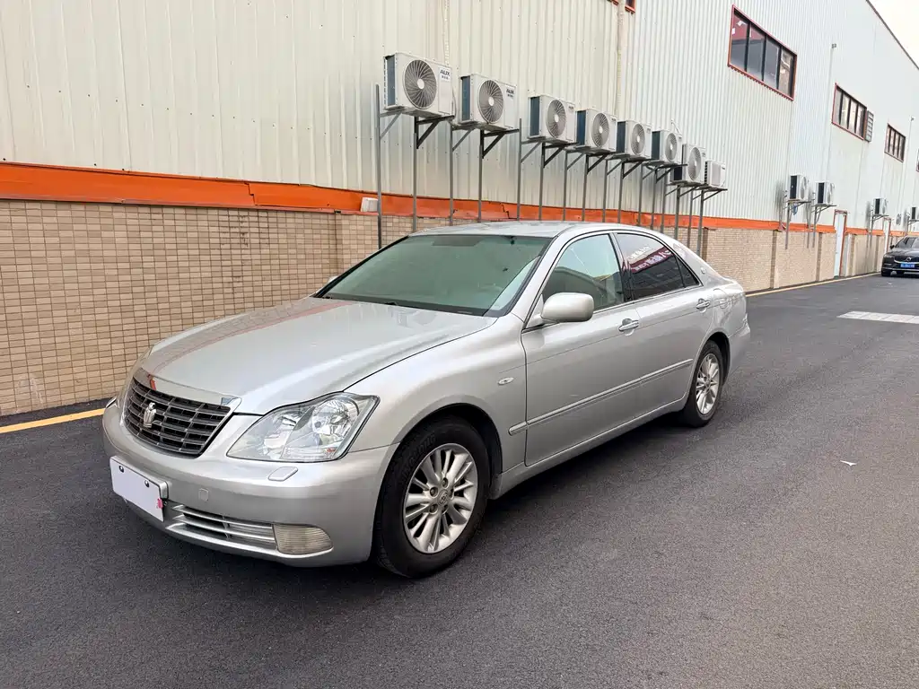 Купить Toyota Crown