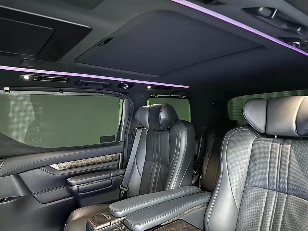 Toyota Vellfire — миниатюра 21
