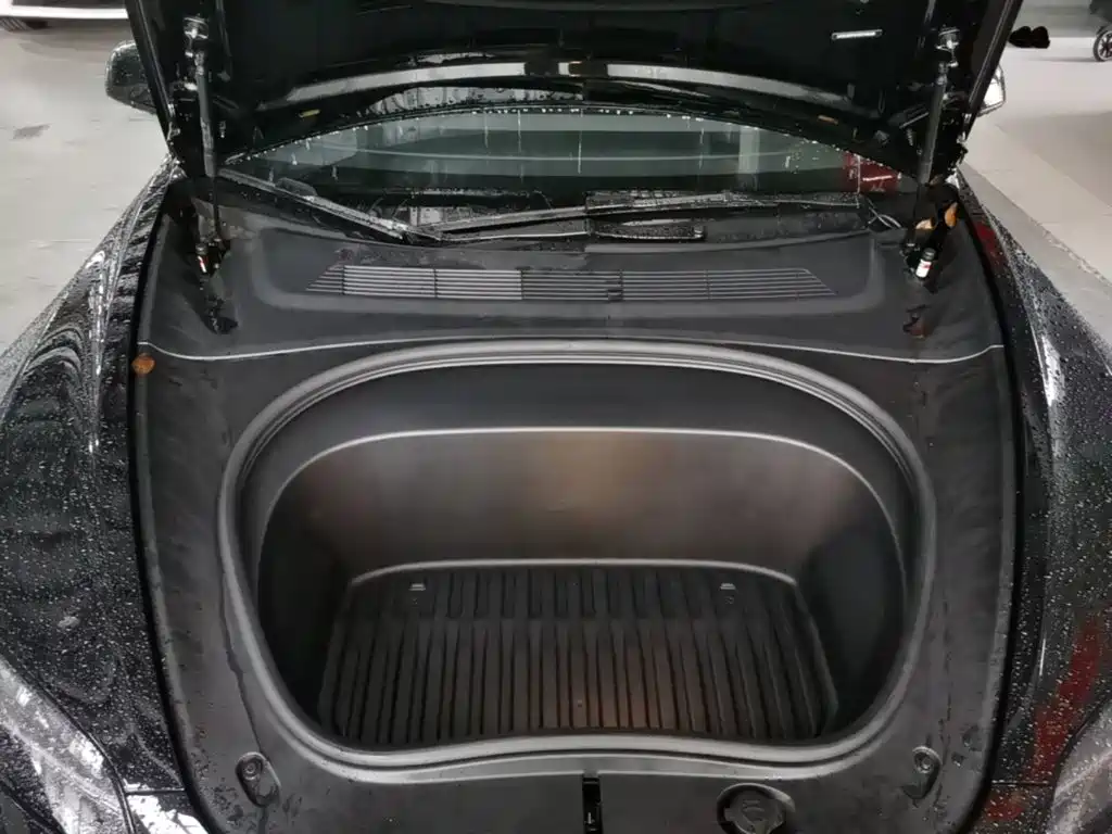 Tesla Model 3 — миниатюра 20