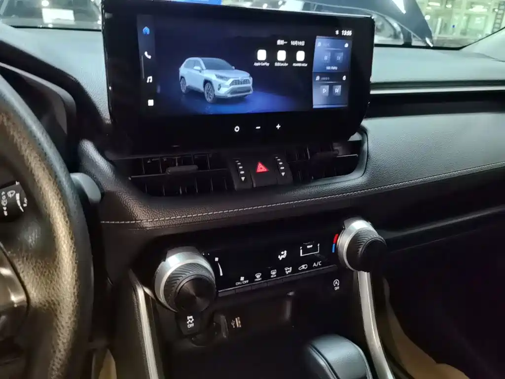 Toyota RAV4 — миниатюра 13