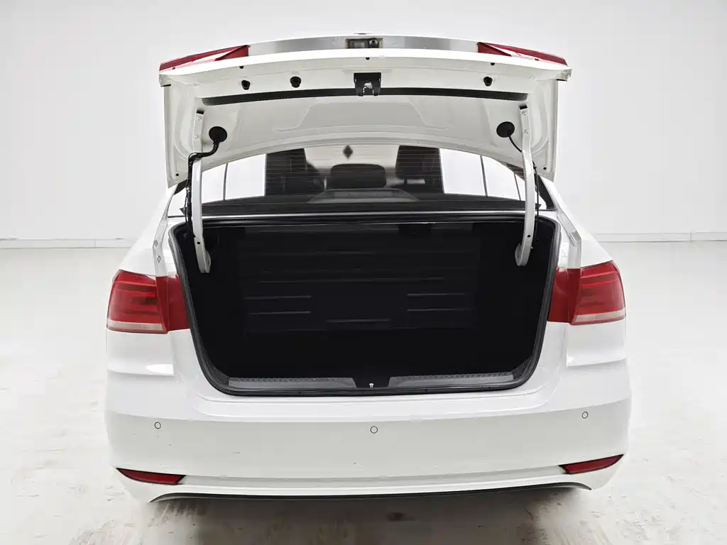 Volkswagen Santana — миниатюра 10