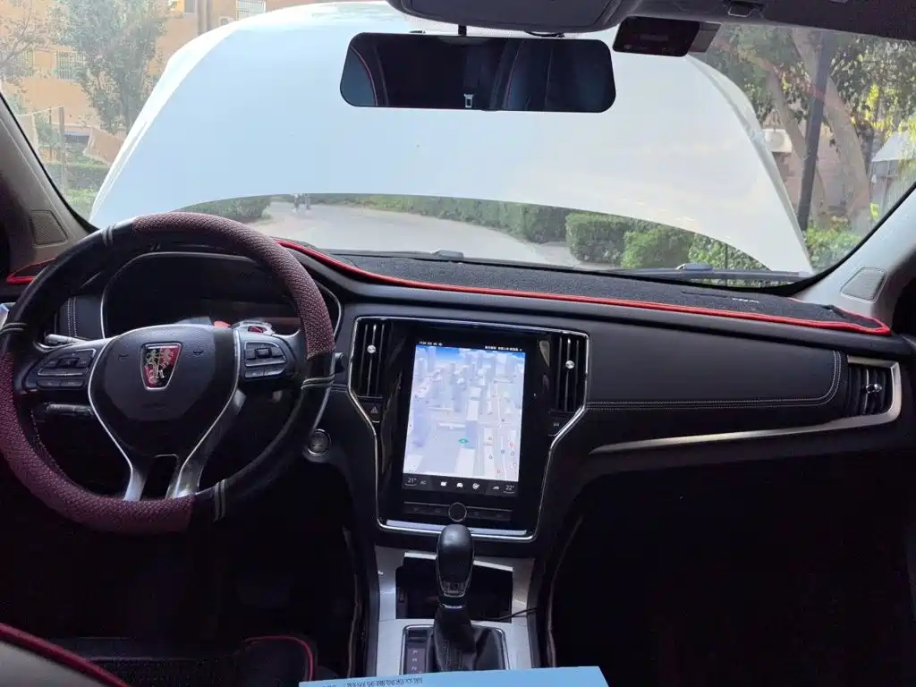 Roewe RX5 New Energy — миниатюра 10