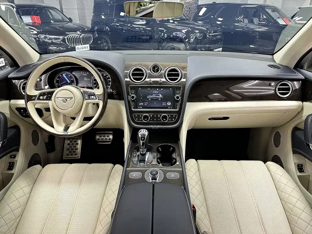 Bentley Bentayga — миниатюра 14
