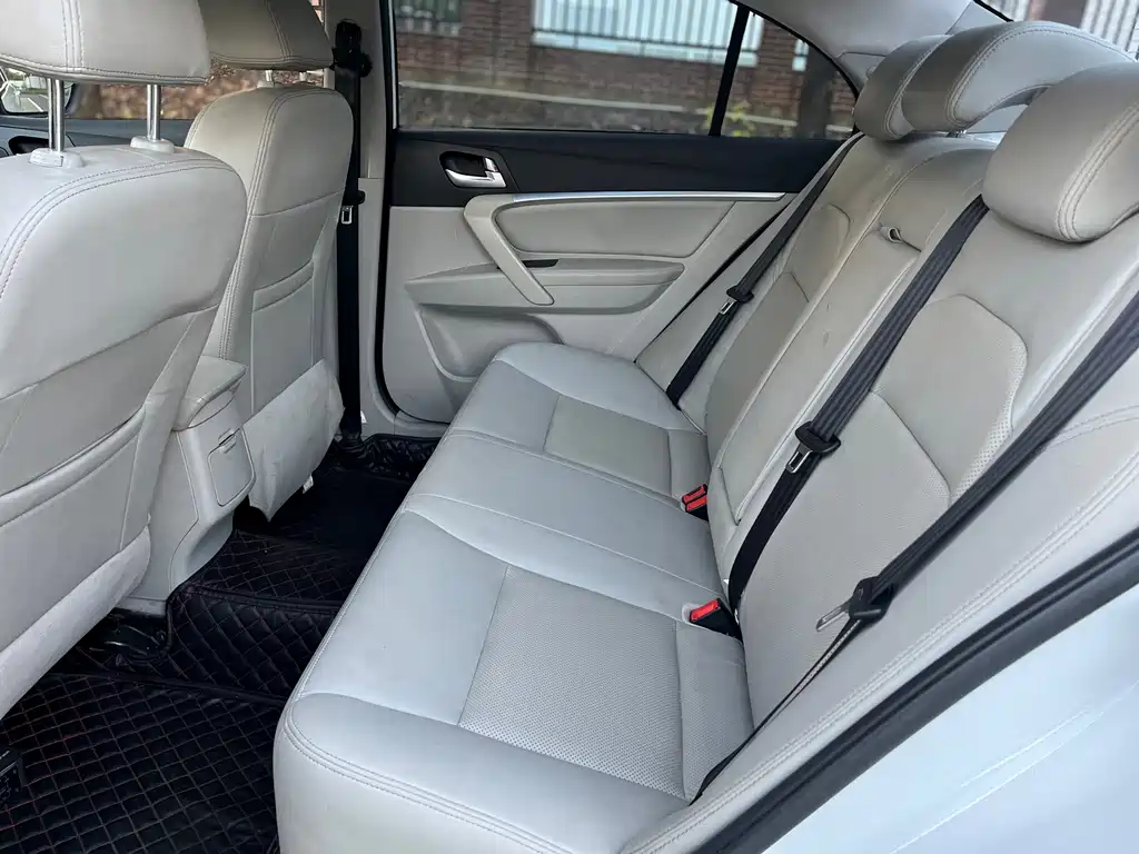 Geely Emgrand — миниатюра 5