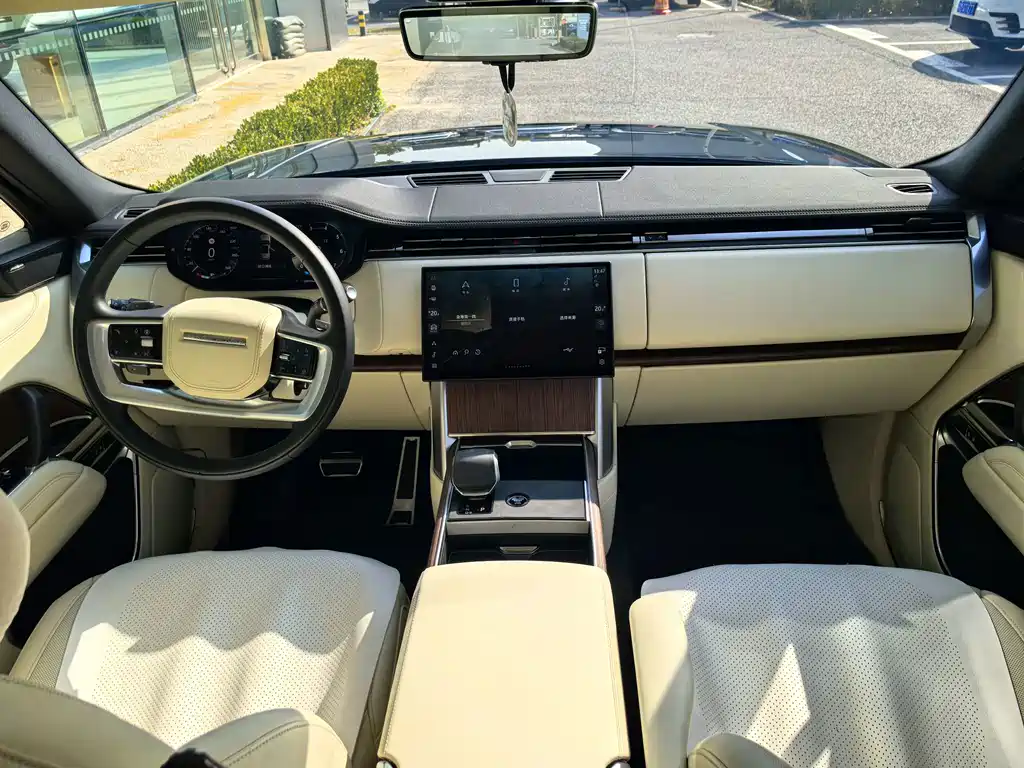 Land Rover Range Rover — миниатюра 7