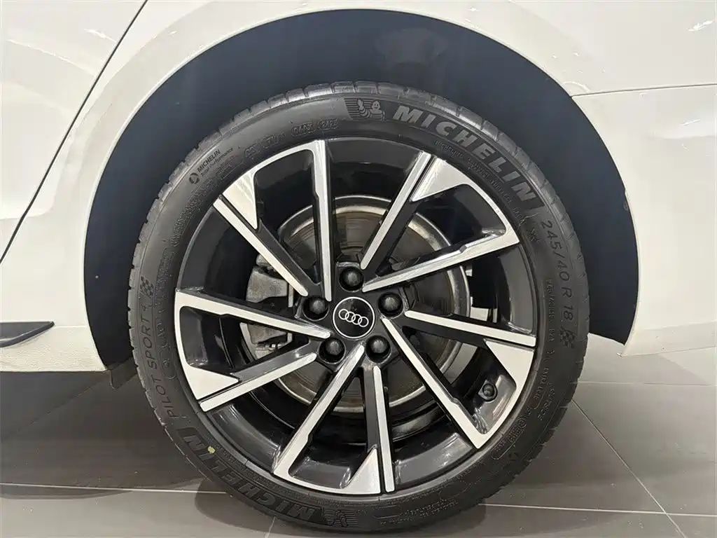 Audi A4L — миниатюра 14