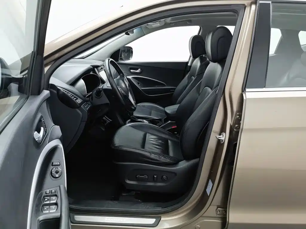 Hyundai Santa Fe — миниатюра 10