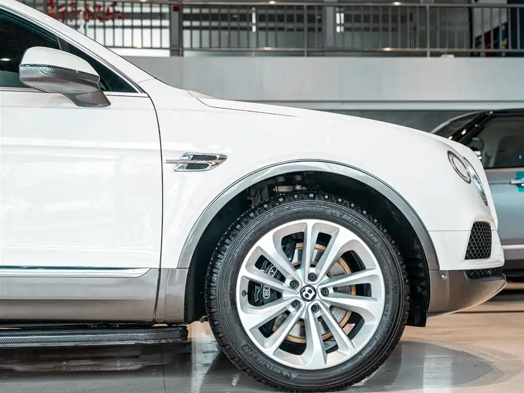 Bentley Bentayga 4.0T V8, фото 5