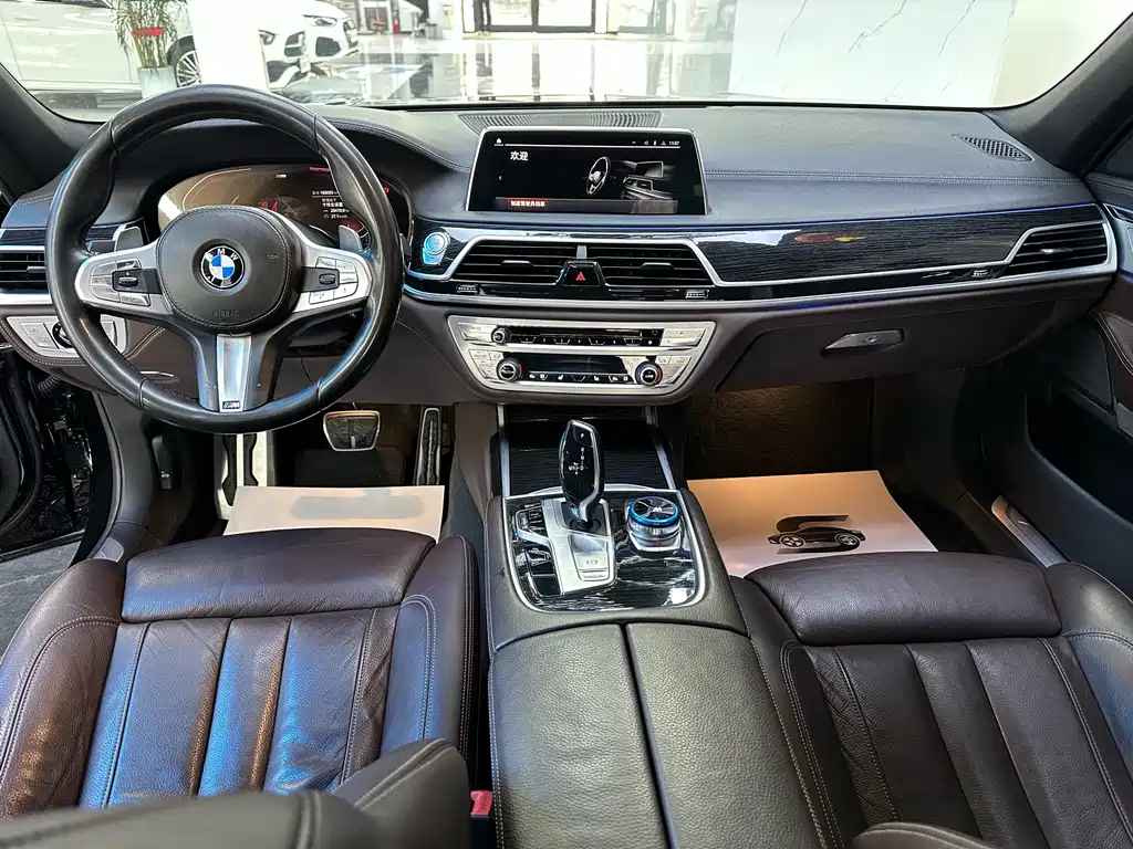BMW 7 SERIES