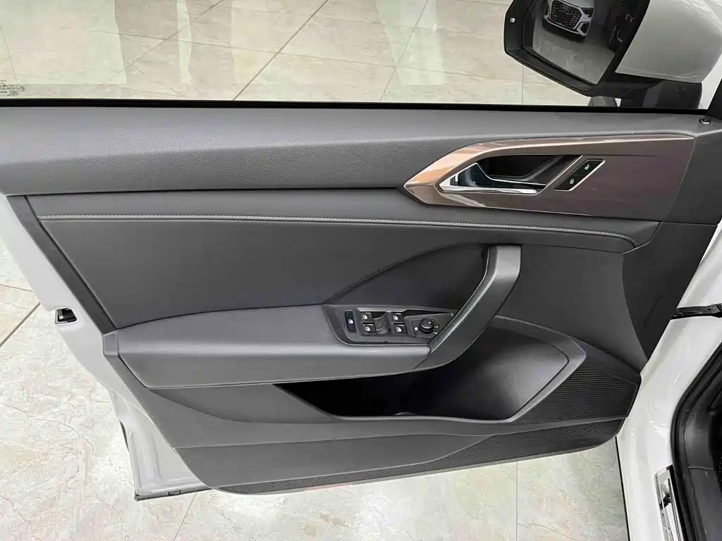 Volkswagen Tharu — миниатюра 15