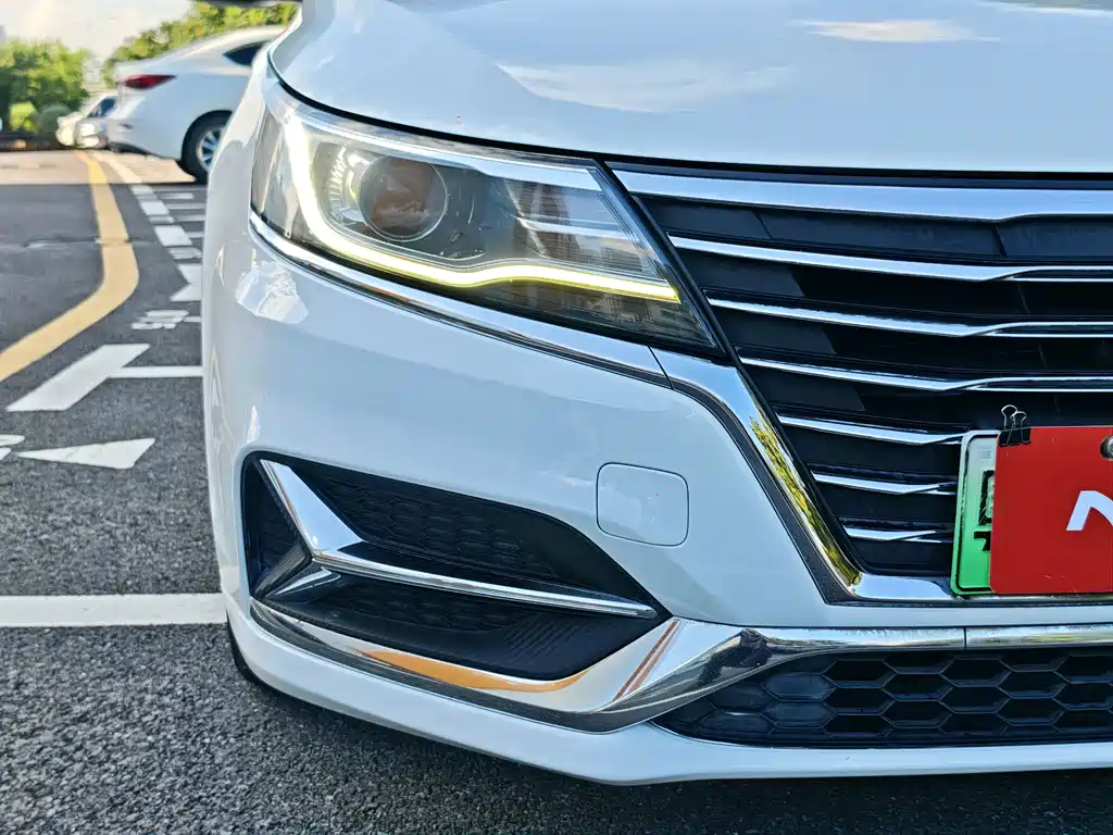 Roewe i6 New Energy — миниатюра 9