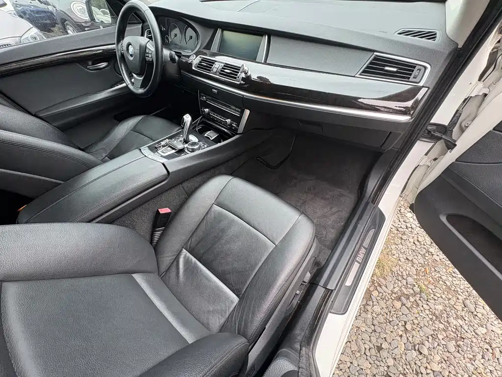 BMW 5 Series GT — миниатюра 19