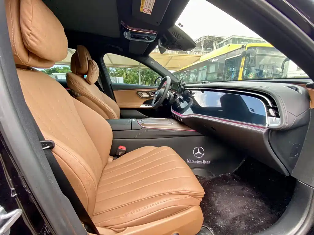 Mercedes-Benz E-Class — миниатюра 7