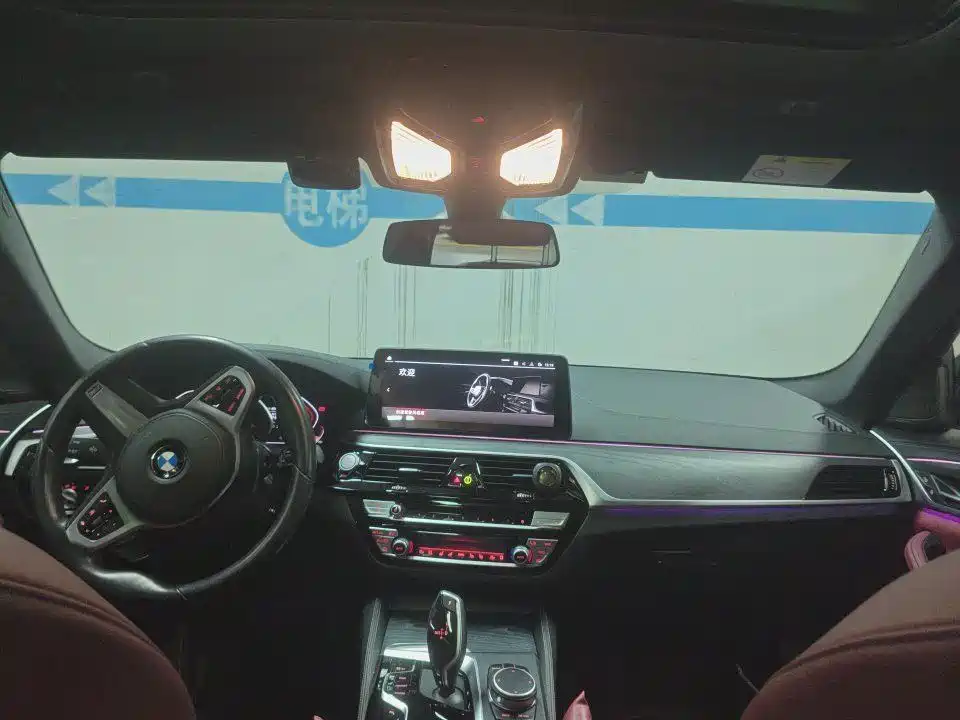 BMW 5 Series — миниатюра 8
