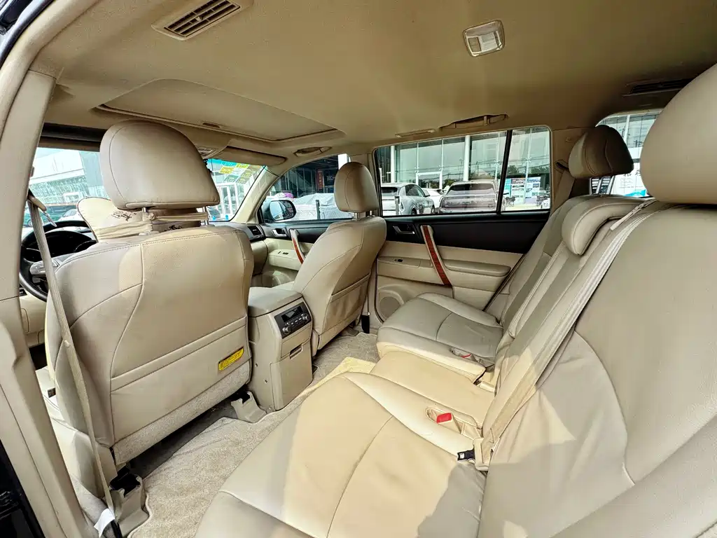 Toyota Highlander 2009 2.7L 7 мест Luxury