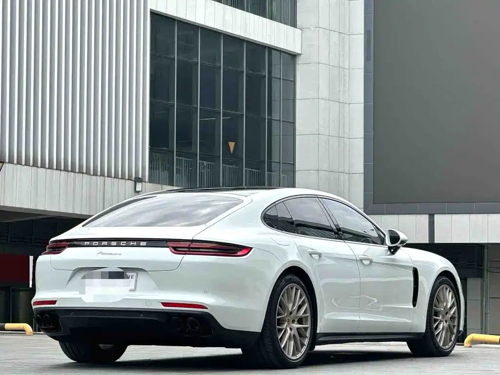 Porsche Panamera — миниатюра 6