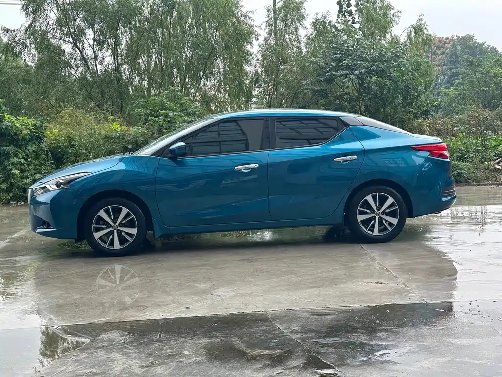 Nissan Bluebird — миниатюра 3