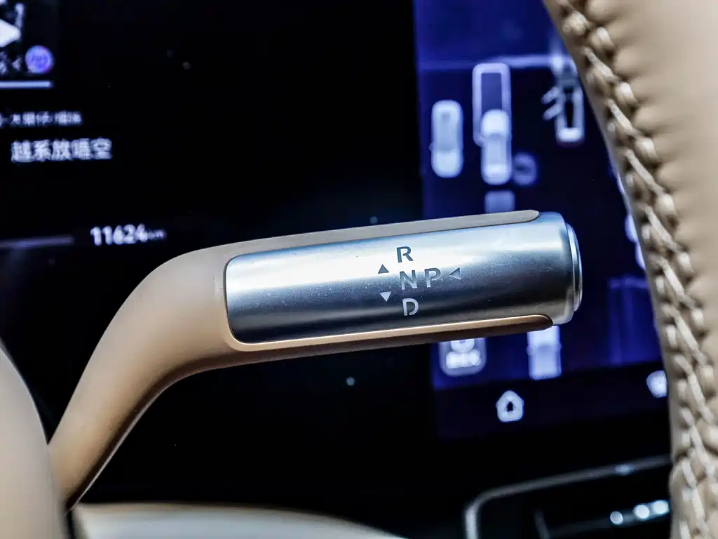 AITO AITO M9 — миниатюра 37