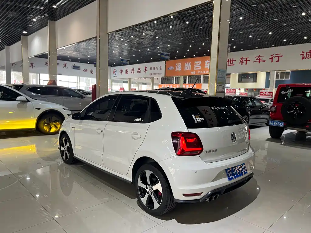Volkswagen Polo — миниатюра 12
