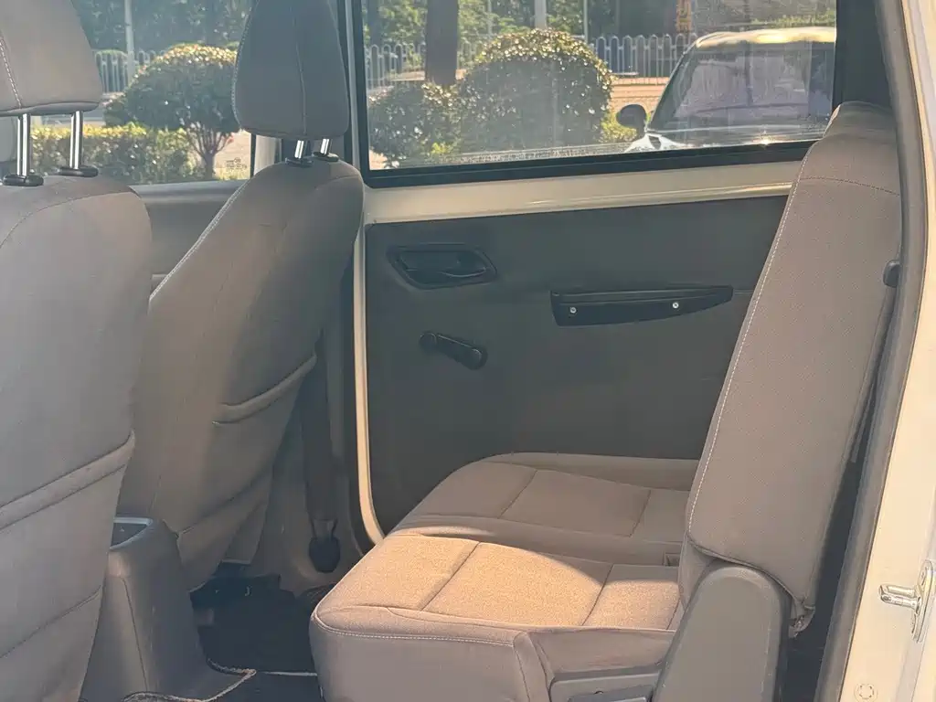 Wuling Hongguang EV — миниатюра 4