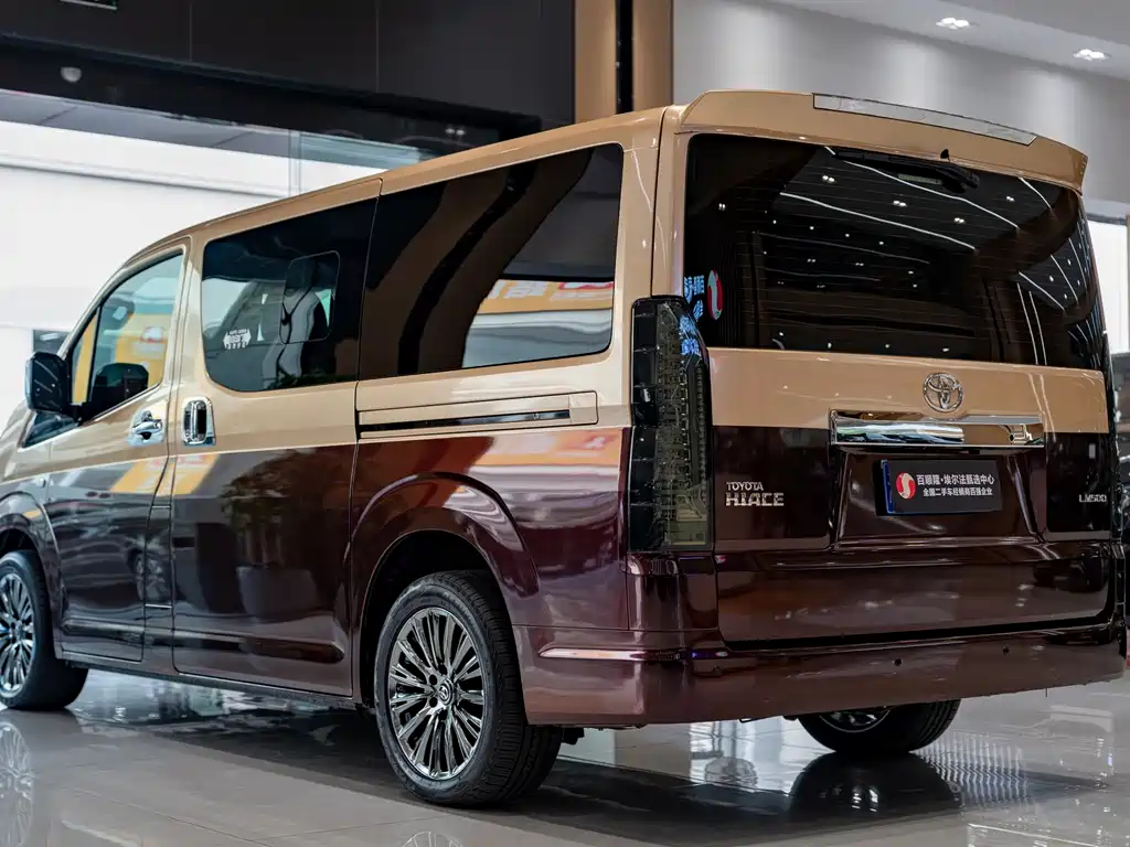 Toyota Hiace — миниатюра 12