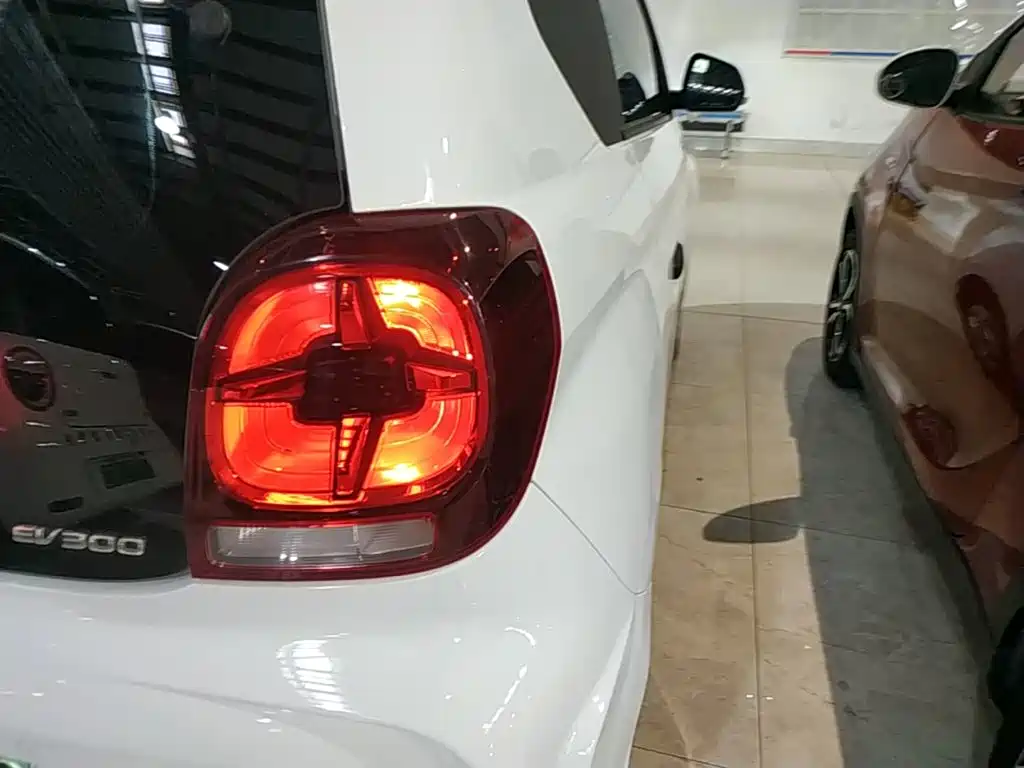 Roewe Clever — миниатюра 8