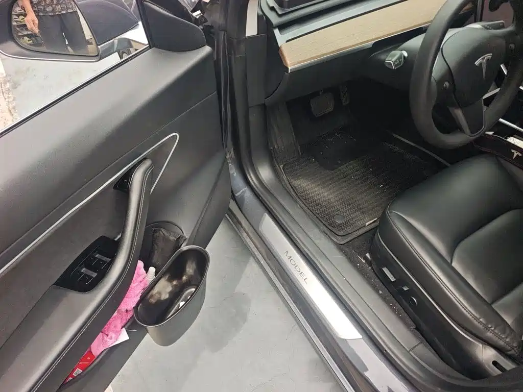 Tesla Model 3 — миниатюра 17