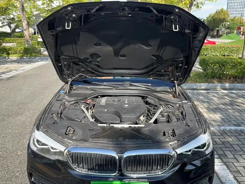 BMW 5 Series — миниатюра 19