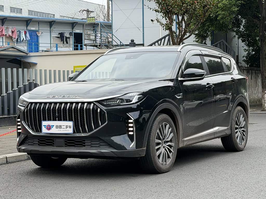 Jetour Jetour X70 PLUS 1.5 л 2025 г. Чёрный, пробег 11000 км