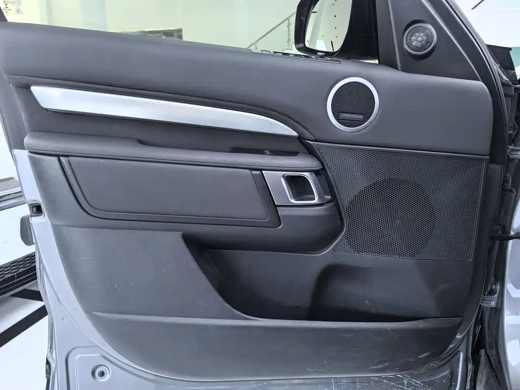 Land Rover Discovery — миниатюра 4