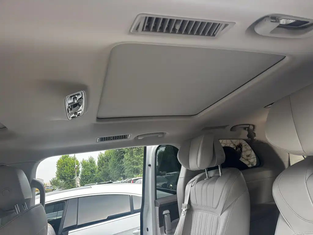 Roewe iMAX8 — миниатюра 13