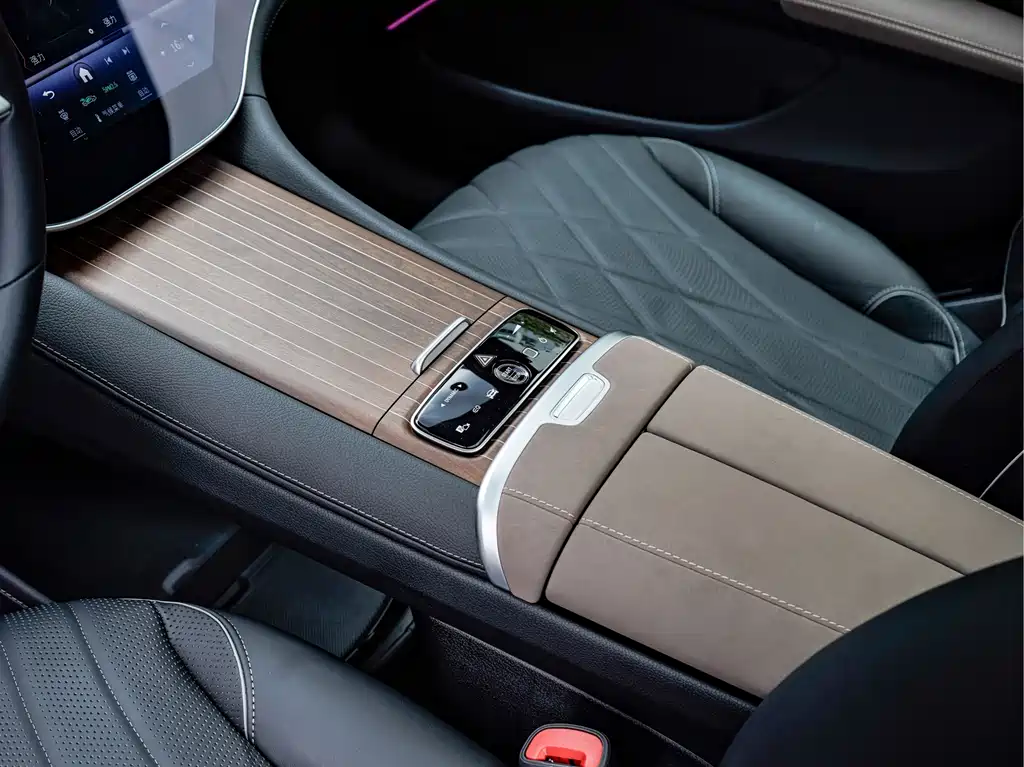 Mercedes-Benz EQS — миниатюра 16