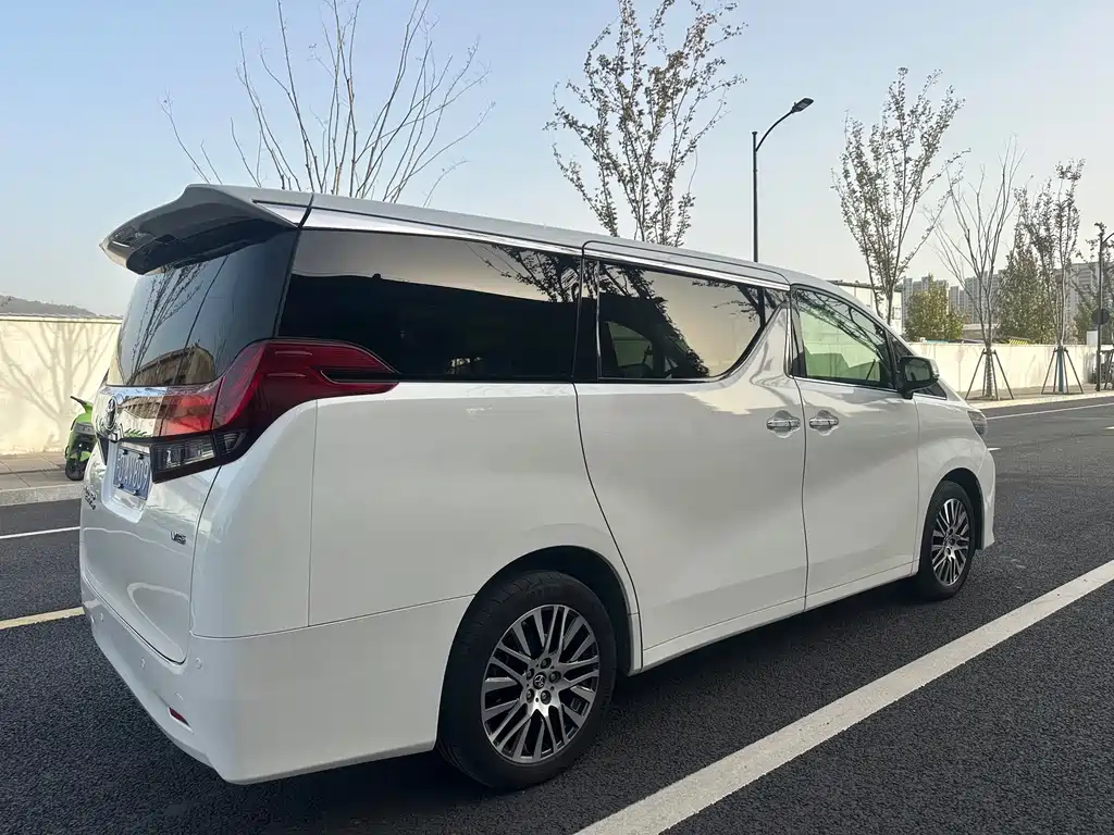 Toyota Alphard 2015 3.5L Luxury