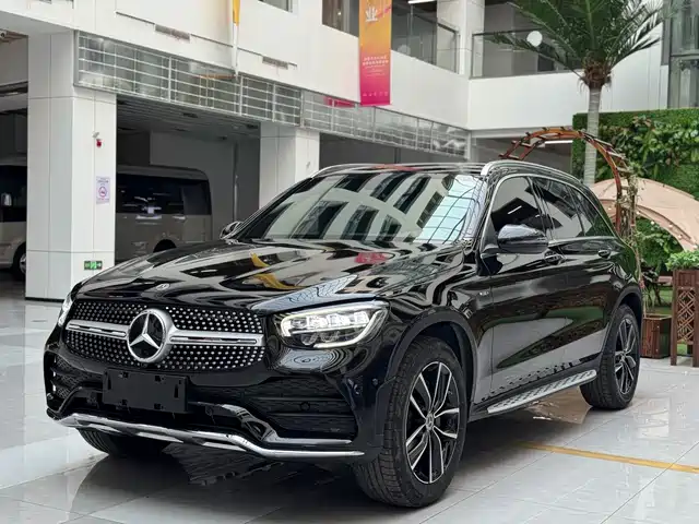 MERCEDES-BENZ GLC