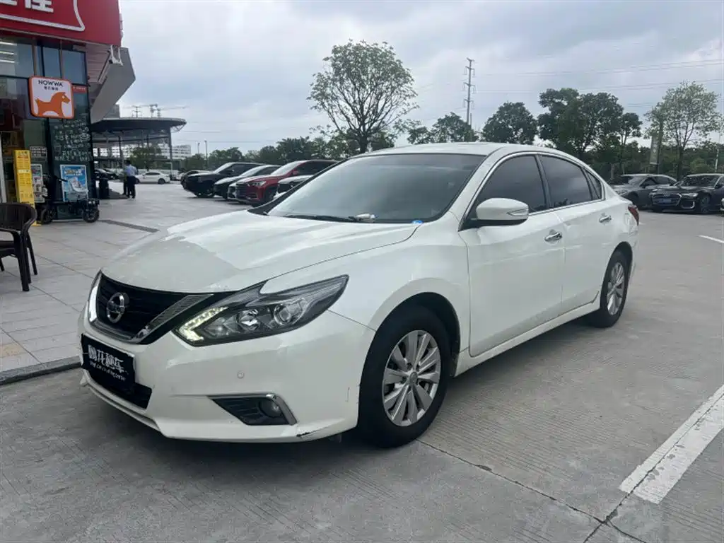 Купить Nissan Teana