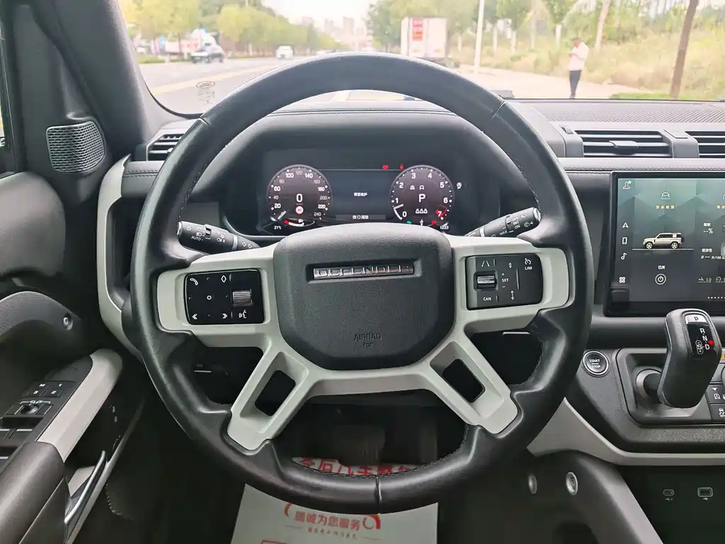 Land Rover Defender — миниатюра 31