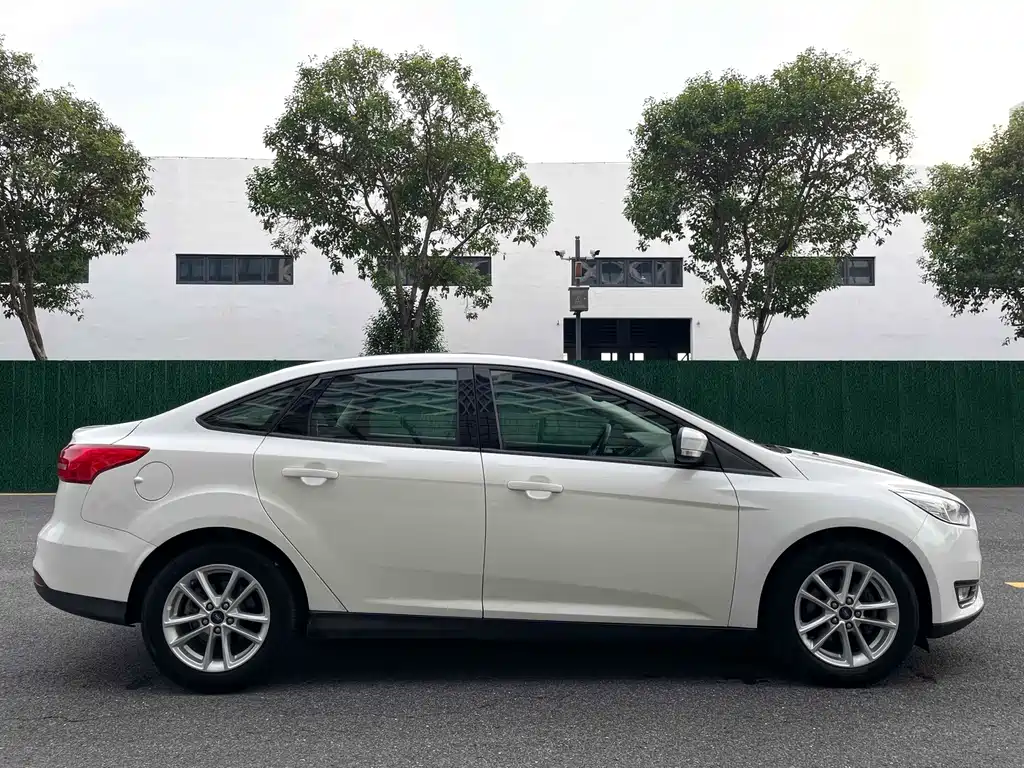 Ford Focus — миниатюра 16
