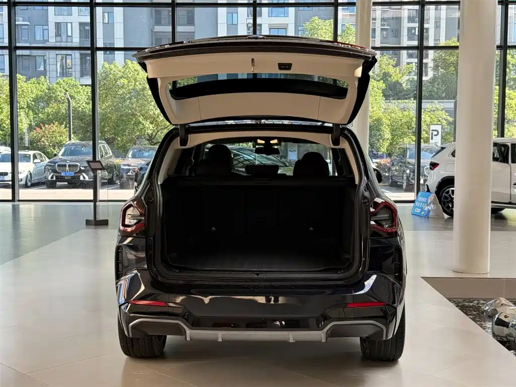 BMW iX3 — миниатюра 7
