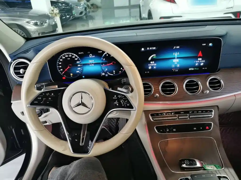 Mercedes-Benz E-Class — миниатюра 10