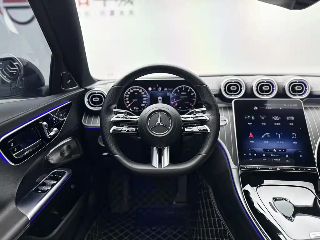 Mercedes-Benz C-Class — миниатюра 3