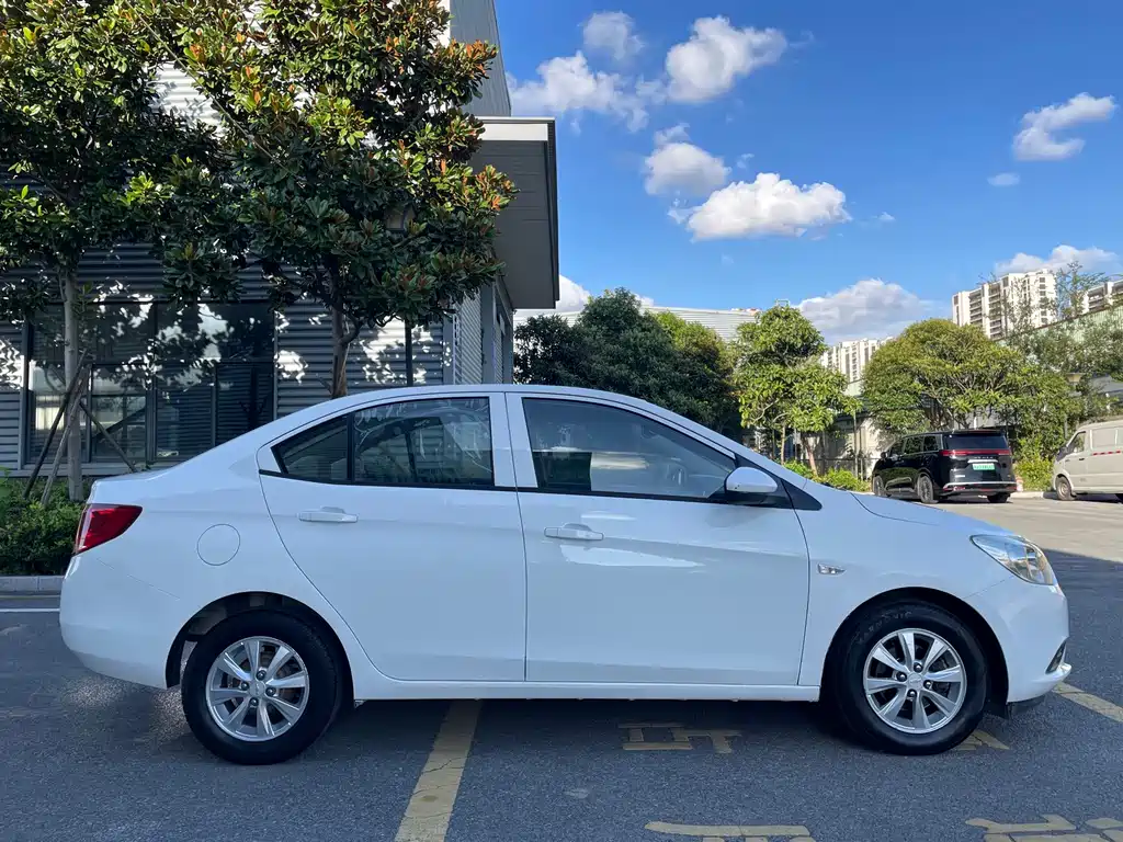 Chevrolet Sail — миниатюра 15