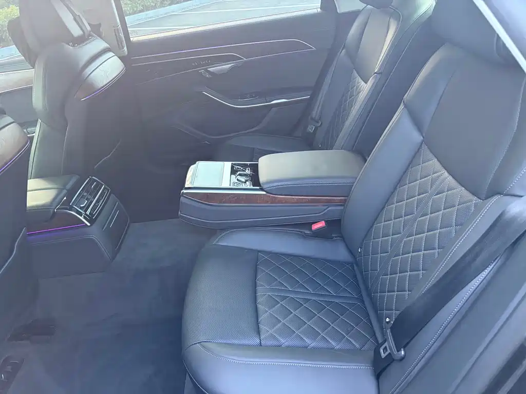 Audi A8 — миниатюра 12