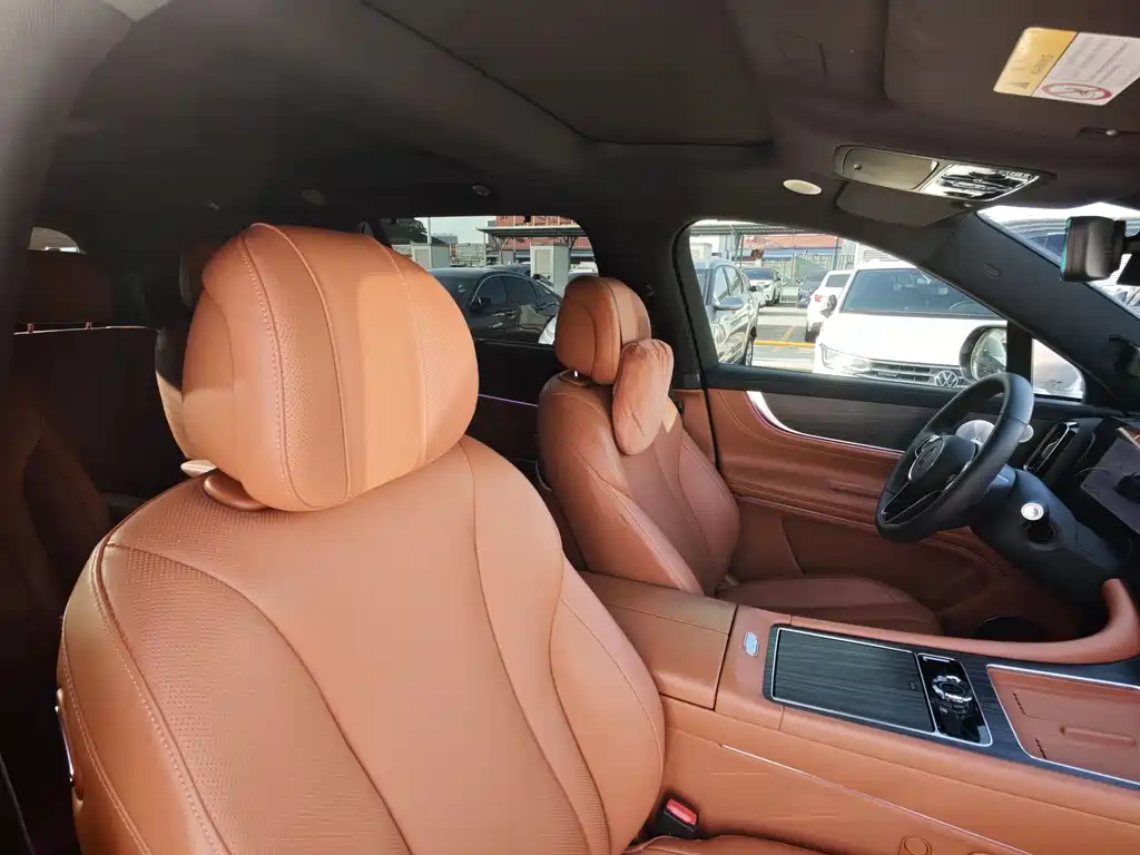 AITO ASK THE WORLD M9