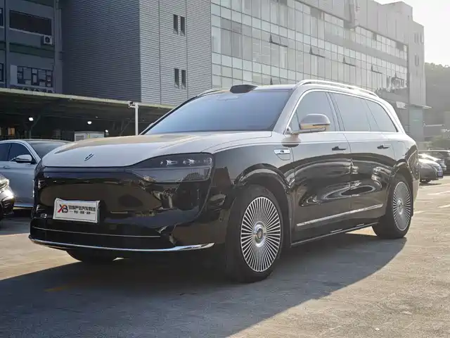 AITO ASK THE WORLD M9 2024