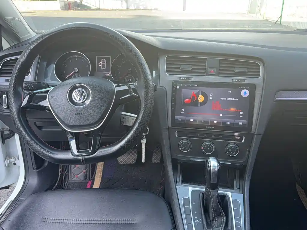 Volkswagen Golf — миниатюра 13